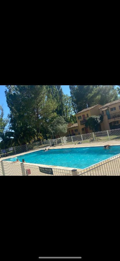 Appartement Village 7 En Residence De Vacances En Camargue 阿爾勒 外观 照片